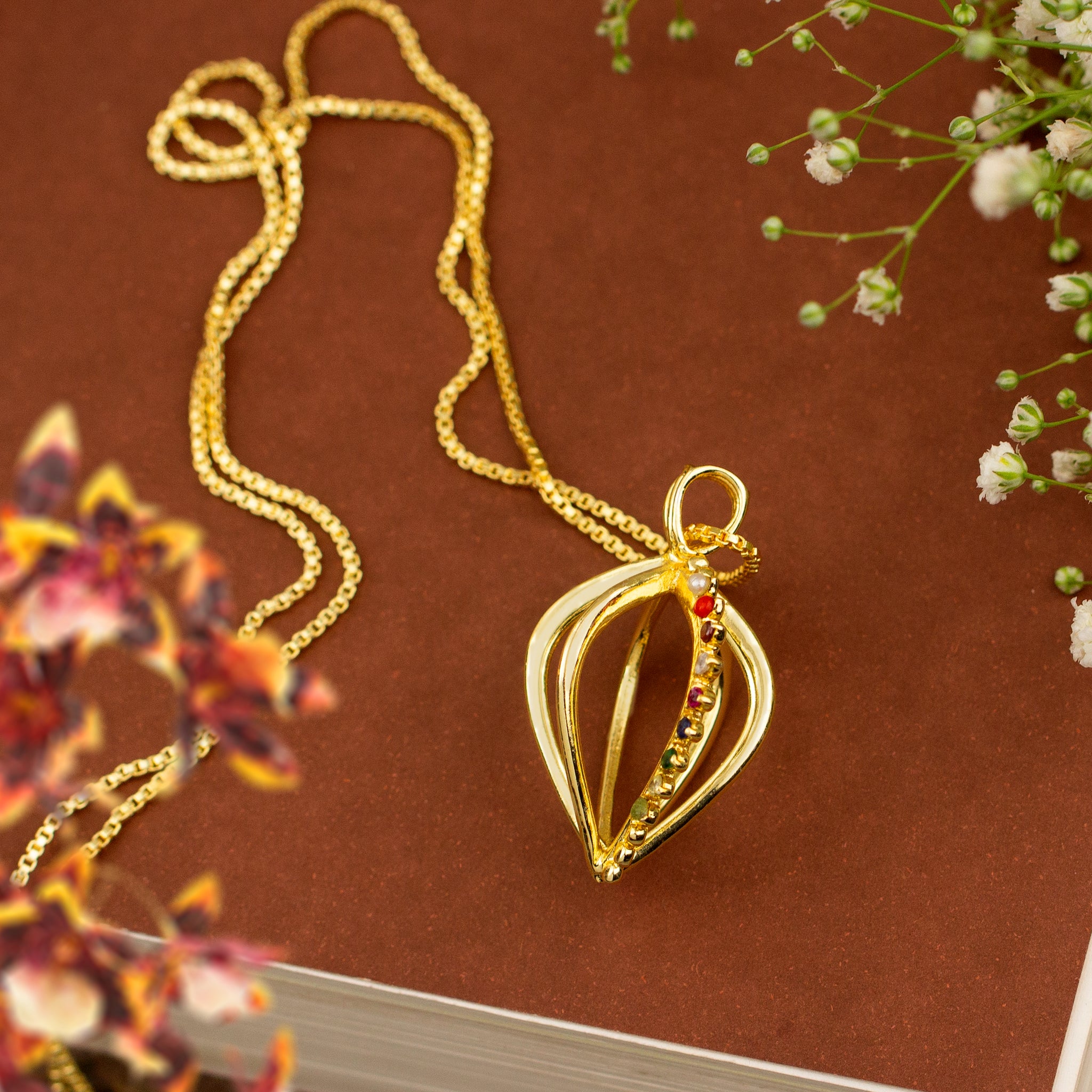 Gold Plated Necklace Pendant for Men Women with Chain