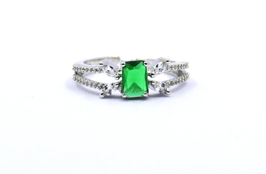Elegant CZ Ring with Emerald Radiance